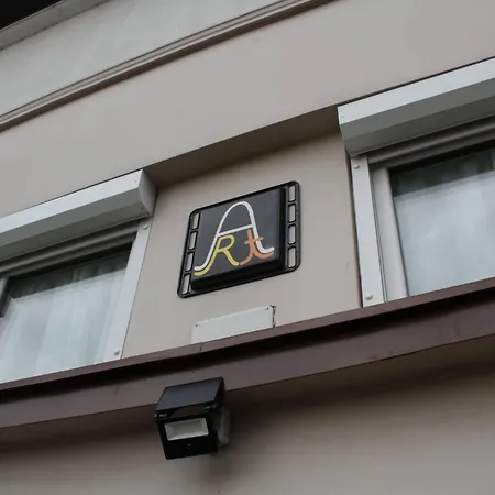 Art Vendeghaz * Эгер